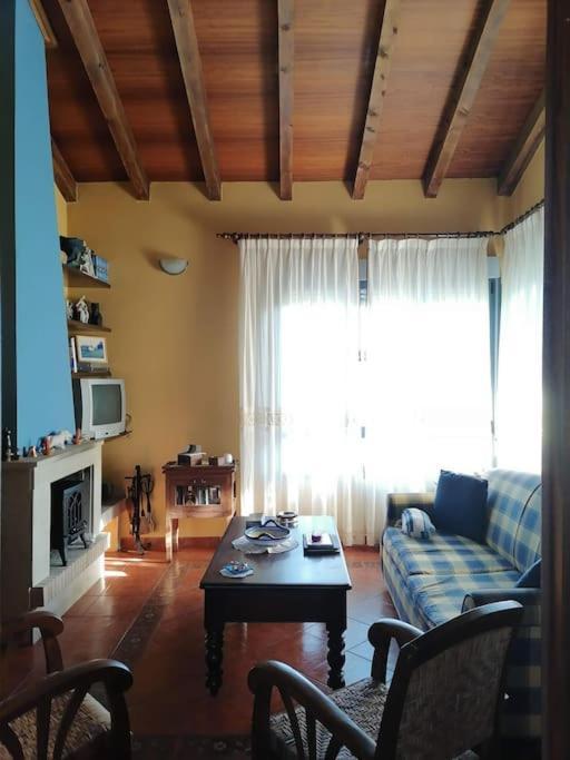 La casa azul: Un lugar mágico y acogedor en finca Juncedo Exterior foto