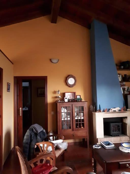 La casa azul: Un lugar mágico y acogedor en finca Juncedo Exterior foto