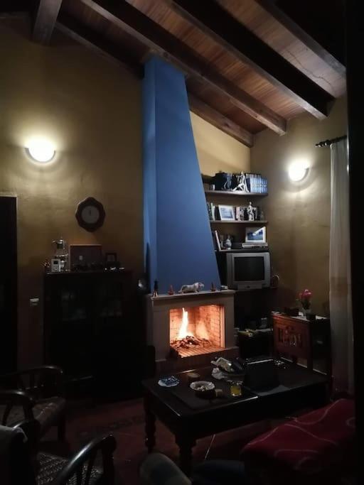 La casa azul: Un lugar mágico y acogedor en finca Juncedo Exterior foto