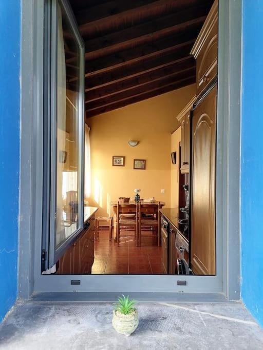 La casa azul: Un lugar mágico y acogedor en finca Juncedo Exterior foto